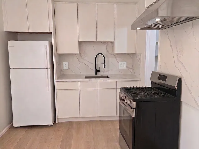 1545 Taylor St #C — Photo 2