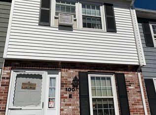 100 Roper St #E, Lowell, MA 01852