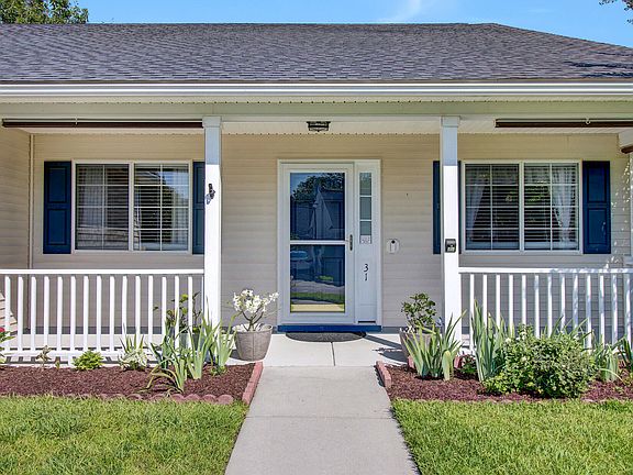 3rd image of 31 Regency Oaks Dr