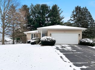 2101 Bedford Rd, Freeport, IL 61032