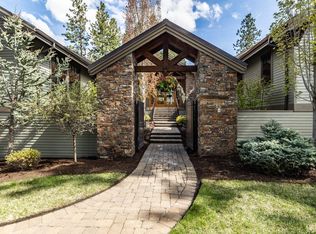 19334 Green Lakes Loop, Bend, OR 97702