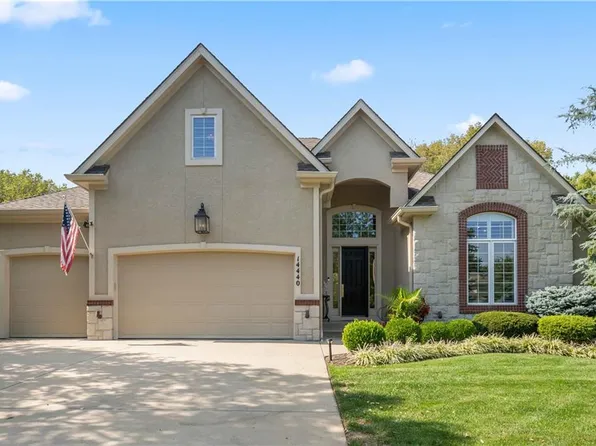 14440 Canterbury St, Leawood, KS 66224