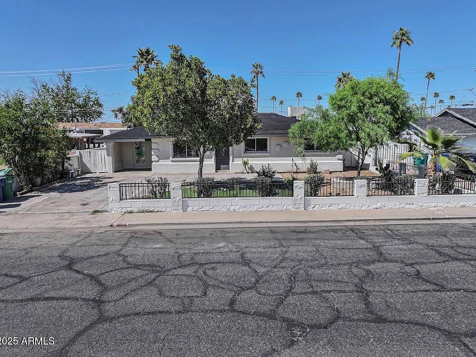 1st image of 1262 W 6TH Avenue