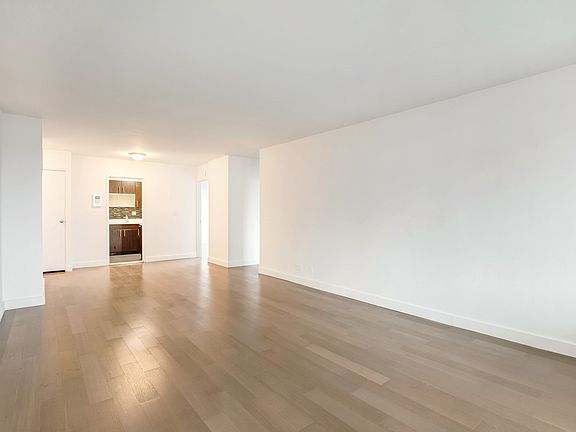 5th image of 200 E 33rd St APT 30J