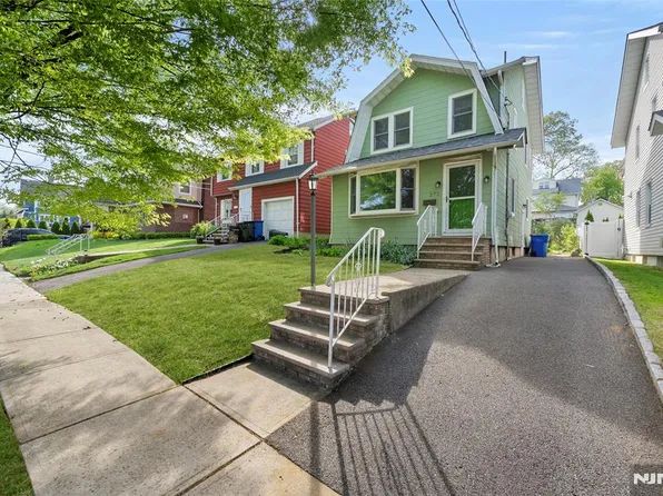272 Van Winkle Pl, Rutherford, NJ 07070