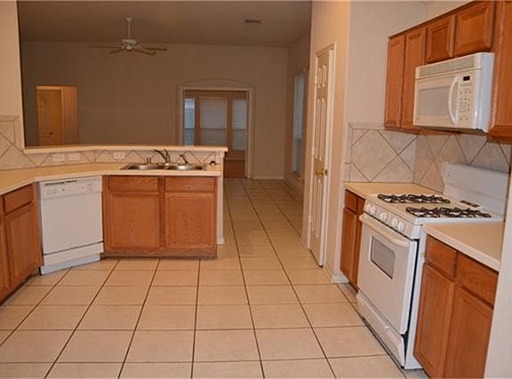 4th image of 24318 Dan River Dr
