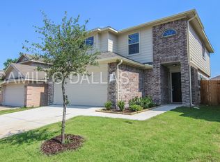221 Cliff Heights Cir, Dallas, TX 75241