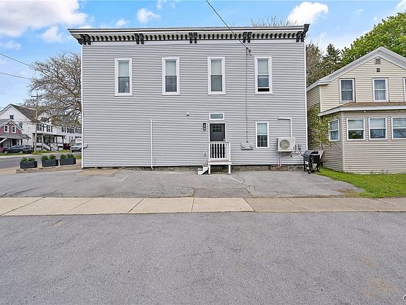 5th image of 28 E Utica St