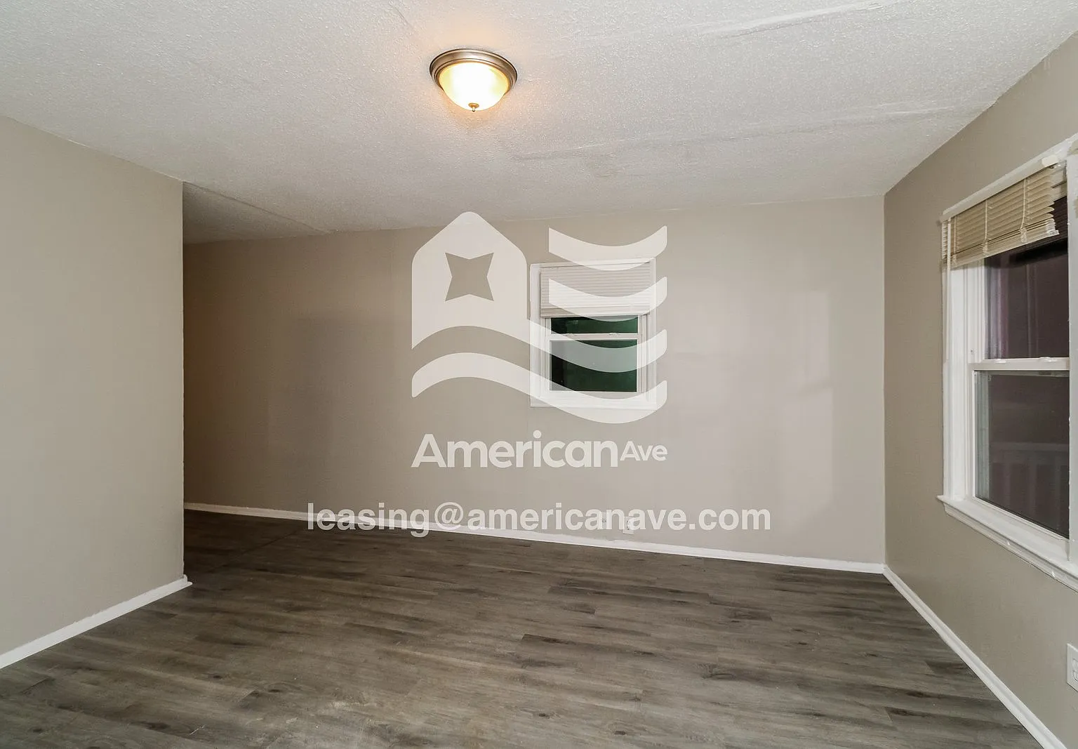 4 bed, 1.5 bath, 1281 sqft, $1,372 — Photo 3