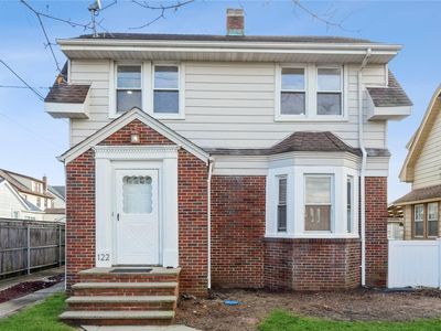 122 Rocklyn Avenue, Lynbrook, NY, 11563