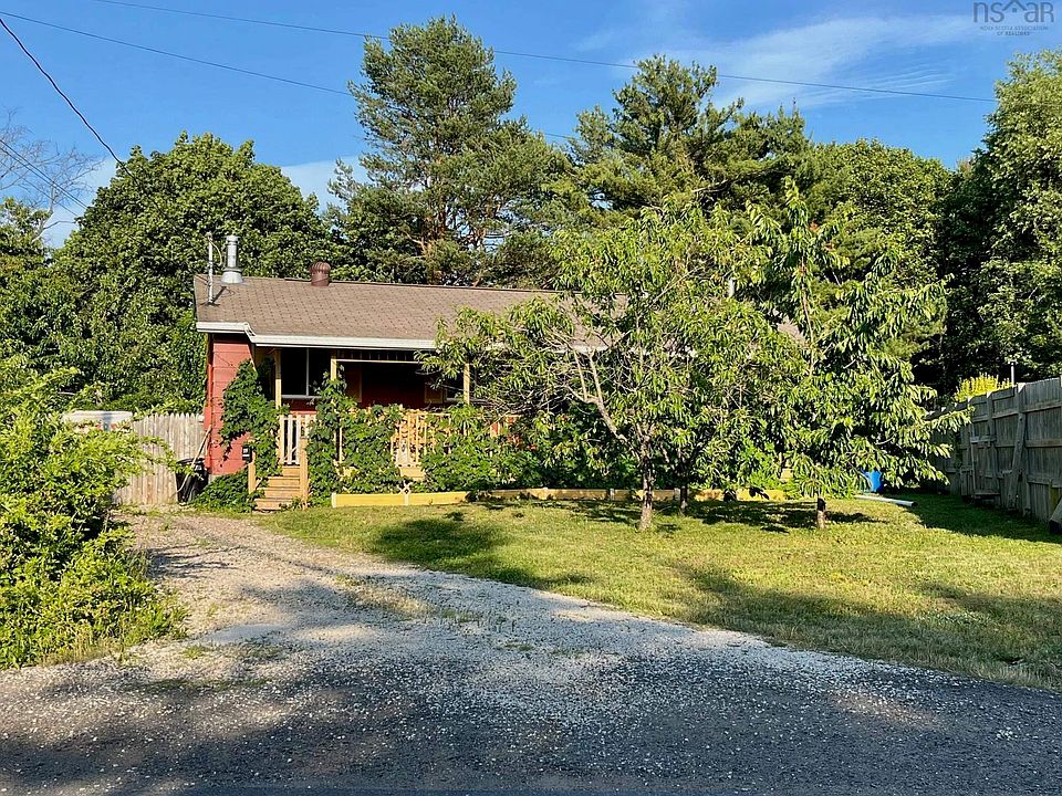 1st image of 35 Colonial Cres