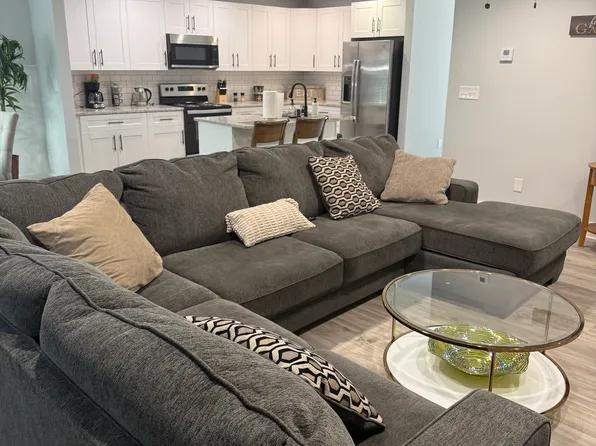 2393 Highpoint Rd, Snellville, GA 30078