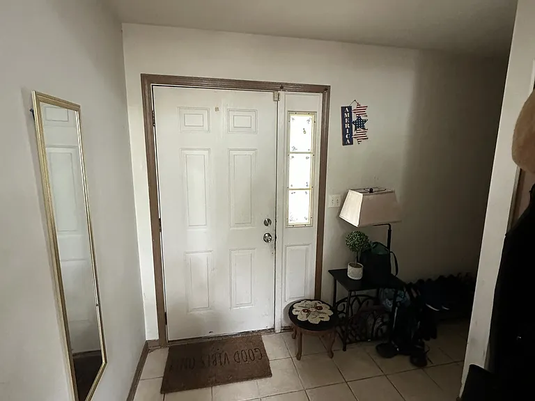 127 Tara Ln — Photo 4