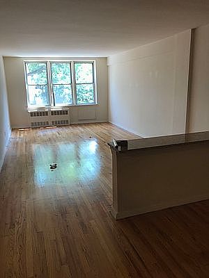 3rd image of 465 E 7th St #46