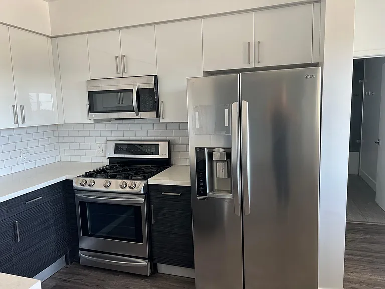 4231 McLaughlin Ave #302 — Photo 3