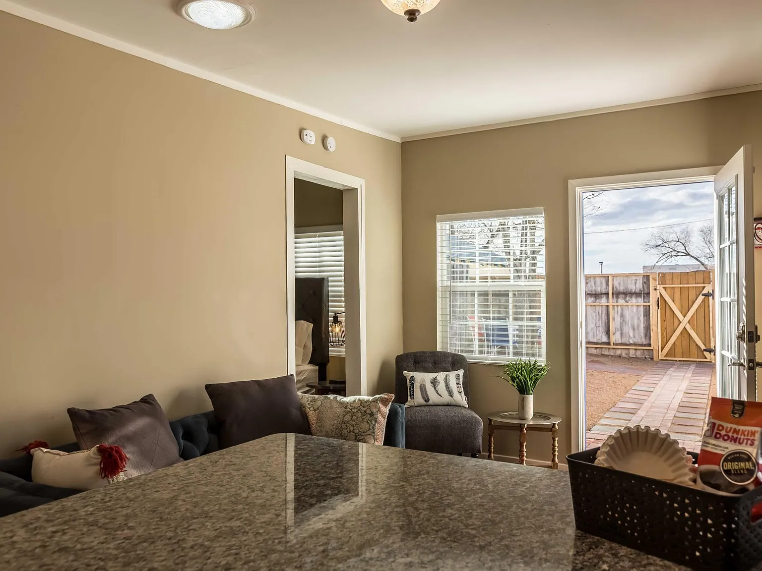 1 bed, 500 sqft, $1,300 — Photo 3
