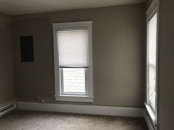 5th image of 907 1/2 W Gambier St