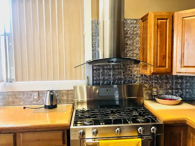 natural gas stove and wall detail