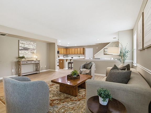 5th image of 23 Willet Ct