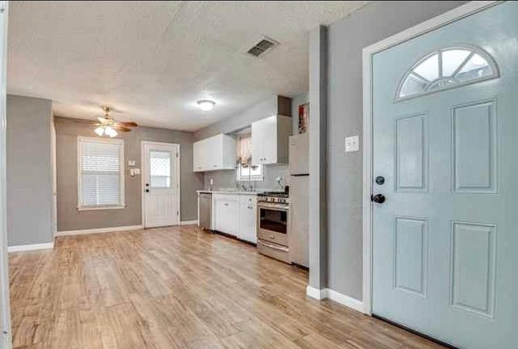 1st image of 146 Killarney Dr