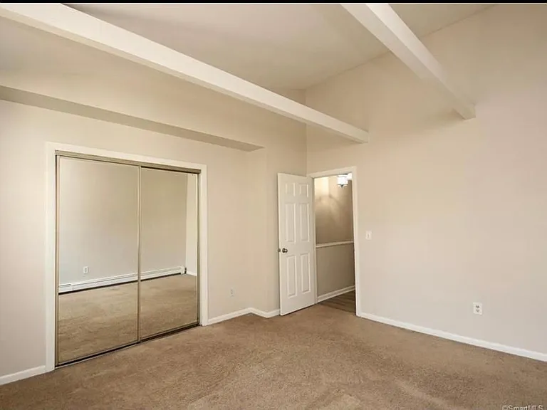 2030 Kings Hwy — Photo 15
