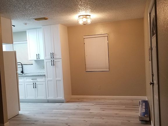 3rd image of 304 Centre St