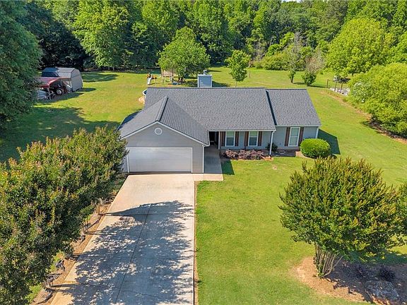 3rd image of 163 Ridgeland Dr