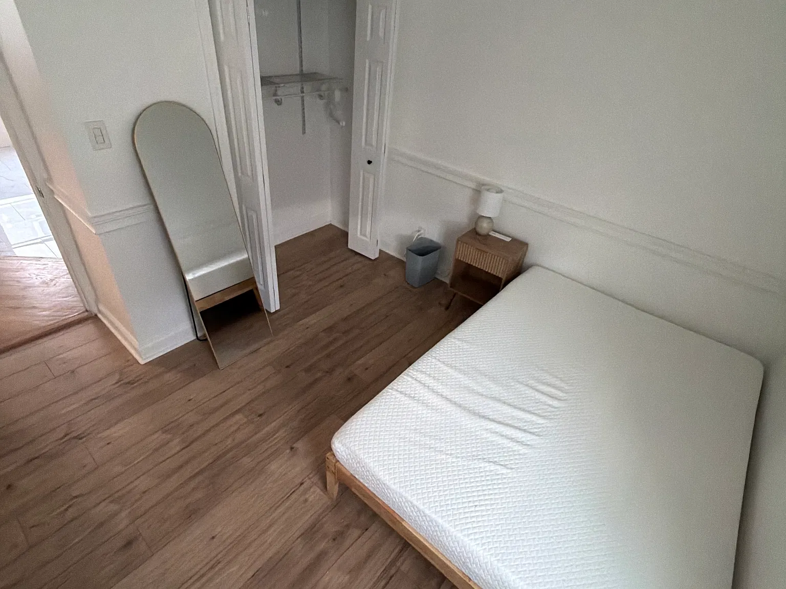 4 bed, 1100 sqft, $900 — Photo 2