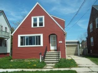 1917 Madison St, Two Rivers, WI 54241