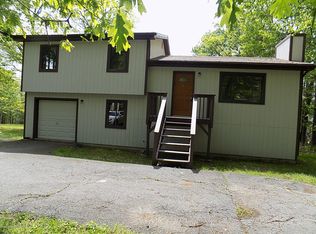 101 Spruce Pl, Milford, PA 18337