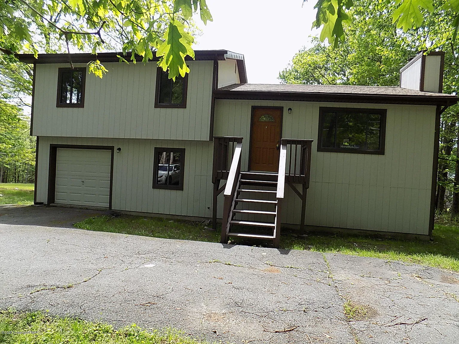 101 Spruce Pl photo 1
