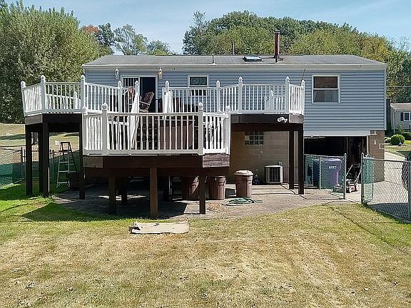 3rd image of 736 Pine Valley Dr