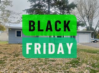 2272 Hazel St N, Maplewood, MN 55109