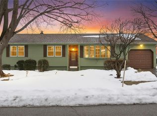 80 W View Ave, Cranston, RI 02920