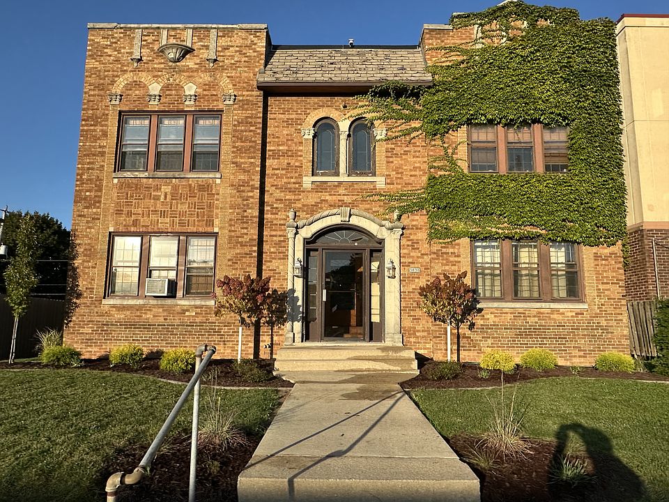 1st image of 3036 S Kinnickinnic Ave #8