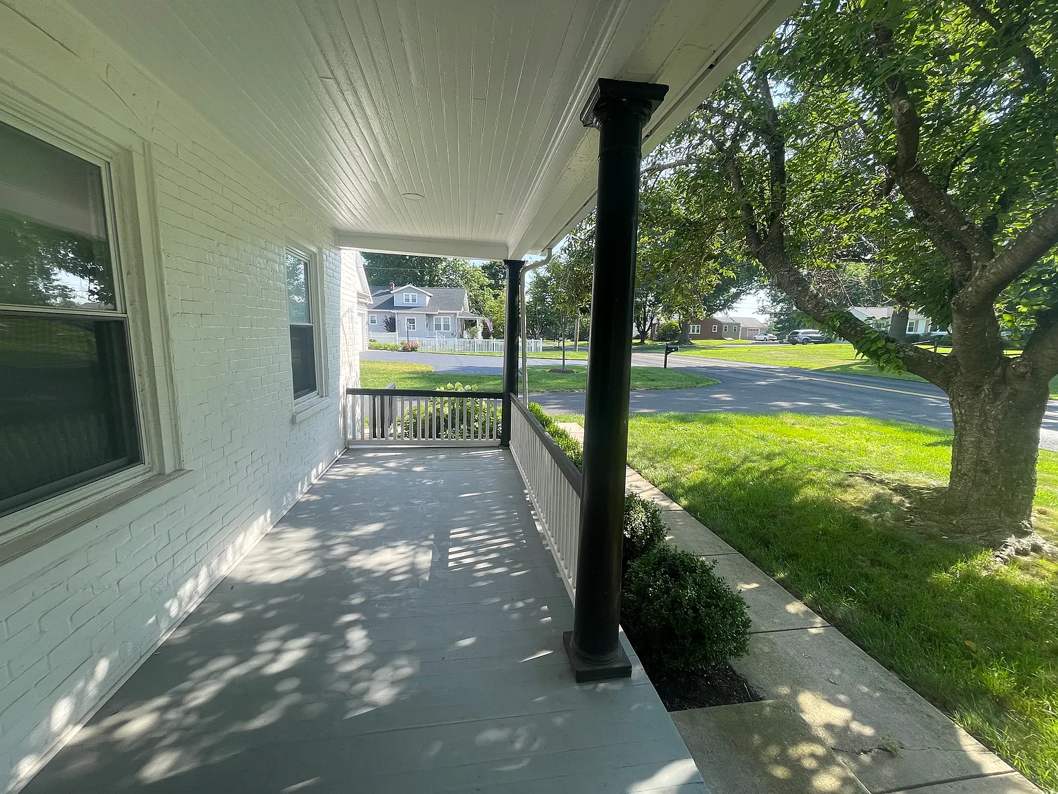 3 bed, 1.5 bath, $2,400 — Photo 3