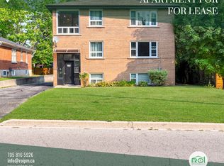 128 Napier St #2, Barrie, ON L4M1W5