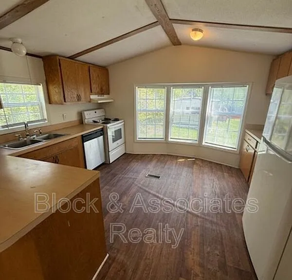 3568 Old Cedar Falls Rd #2 — Photo 2