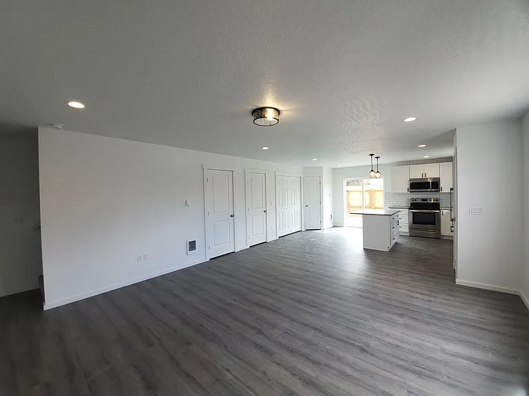 304 N Handy St — Photo 3