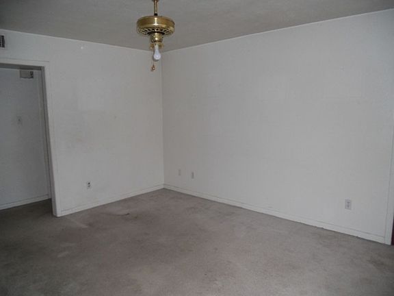 4th image of 1206 Barbara Dr
