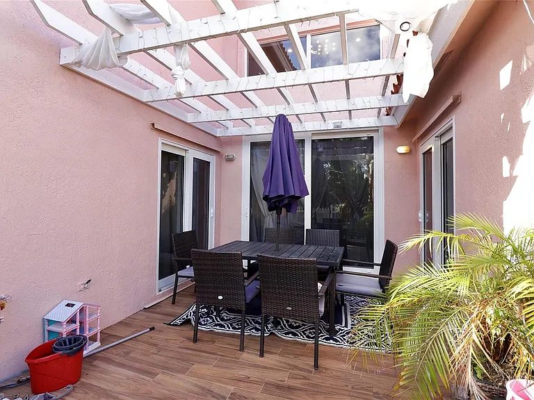 6602 Geneva St — Photo 28