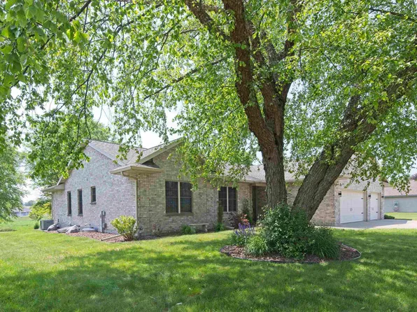 552 Meadowlark Ln, Portage, WI 53901