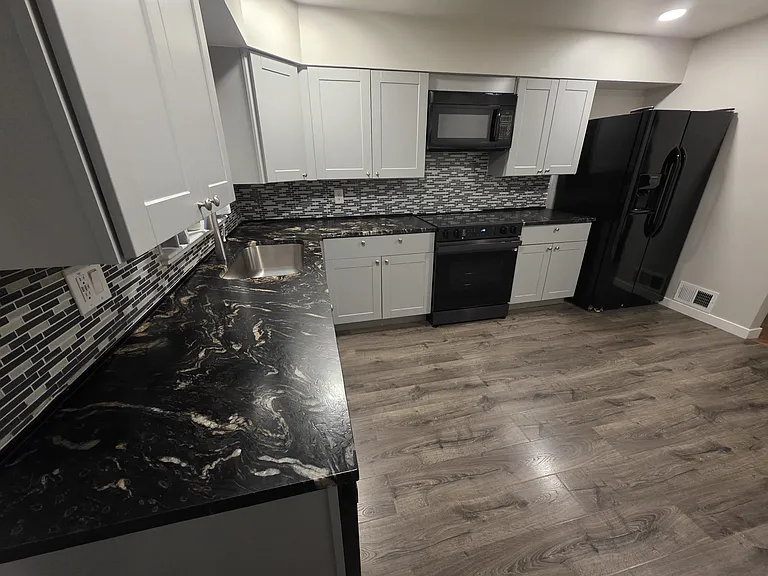 365 Kohl St — Photo 8