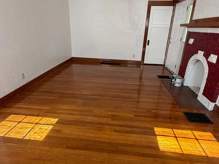 228 Fernwood Ave — Photo 3