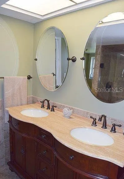 18608 Alphonse Cir — Photo 12