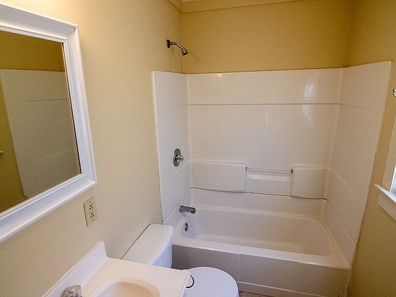 2502B-ERNEST-BATHROOM_02282024