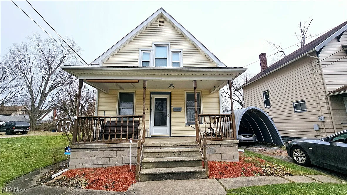 741 Homewood Ave SE photo 1