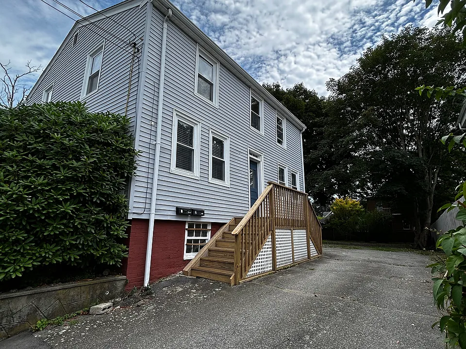 48 Cottage St #1