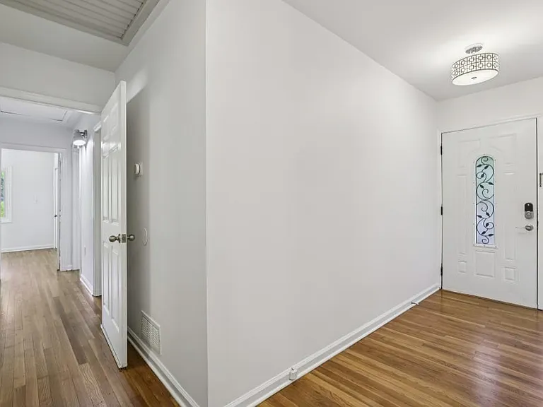 2056A Abby Ln NE — Photo 17
