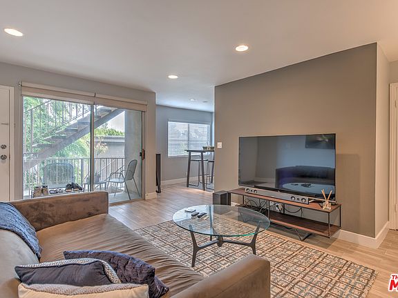 3rd image of 10757 Hortense St APT 209
